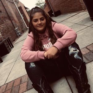 Meet your Posher, Andrea